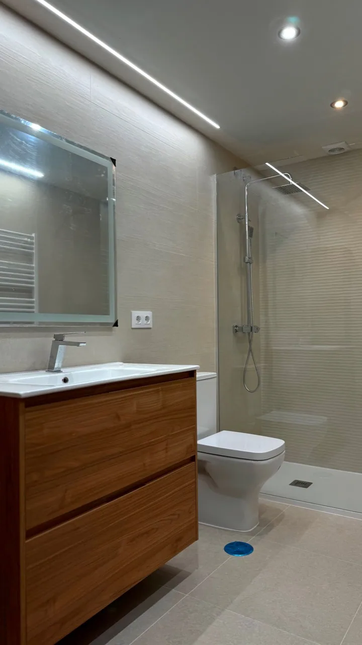 Baño en roble, vista 1