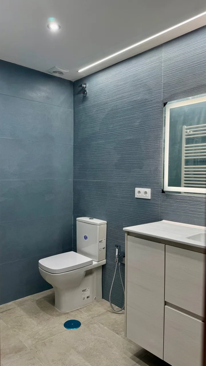 Baño azul mineral, vista 2